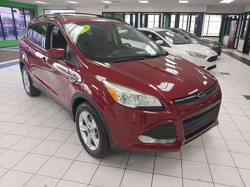 2016 Ford Escape 4d SUV 4WD SE - - by dealer - vehicle for sale in Louisville, KY