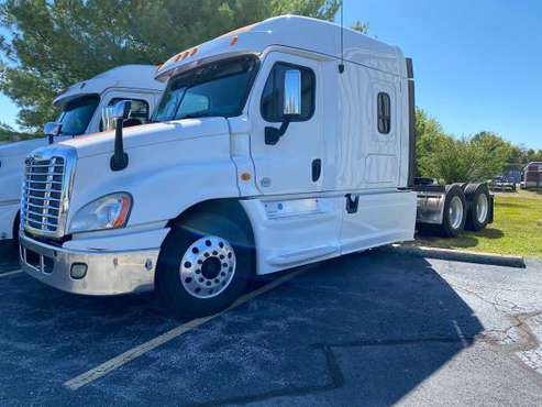 2013 Freightliner Cascadia - cars & trucks - by dealer - vehicle... for sale in Nixa, MO