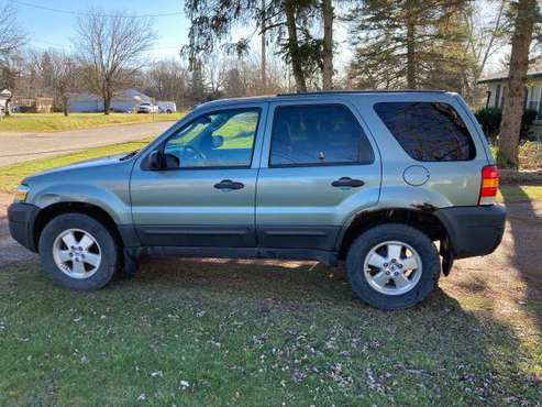 2005 Ford Escape xlt - cars & trucks - by owner - vehicle automotive... for sale in Flushing, MI