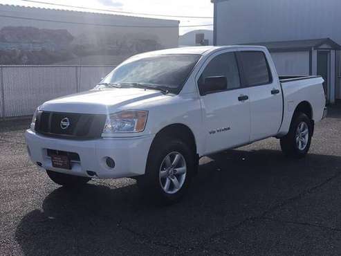 2014 Nissan Titan Crew Cab - Financing Available! - cars & trucks -... for sale in Grand Junction, CO