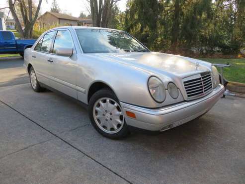 Mercedes E320 - cars & trucks - by owner - vehicle automotive sale for sale in Charles Town, WV, WV