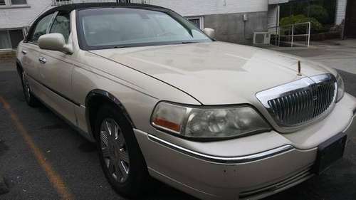 2003 Lincoln Town Car Cartier Premier Edition Low miles Garage Kept... for sale in Bayside, NY