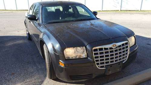 2006 Chrysler 300 - cars & trucks - by owner - vehicle automotive sale for sale in St Peters, MO