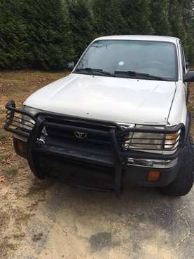 2000 Toyota Tacoma SR5 - cars & trucks - by owner - vehicle... for sale in Saluda, NC