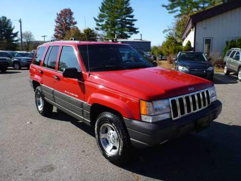 1996 JEEP GRAND CHEROKEE LAREDO 4X4 EXTREMELY CLEAN/LOW MILEAGE-92,000 for sale in Milford, MA
