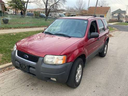 2004 FORD ESCAPE CLEAN DRIVES LIKE NEW - cars & trucks - by dealer -... for sale in Chicago, IL