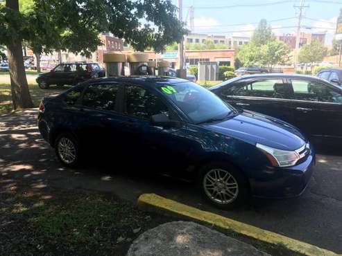 2009 Ford Focus SE - cars & trucks - by owner - vehicle automotive... for sale in Poughkeepsie, NY
