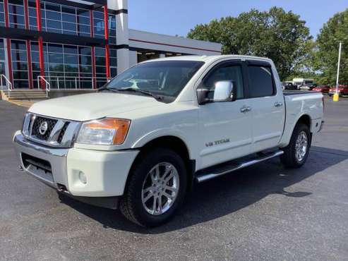 Accident Free! 2015 Nissan Titan SL! 4x4! Crew Cab! Fully Loaded! -... for sale in Ortonville, MI