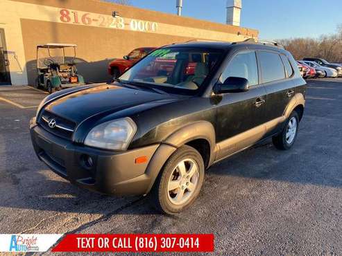 2005 HYUNDAI TUCSON GLS LOW MILES! - cars & trucks - by dealer -... for sale in BLUE SPRINGS, MO
