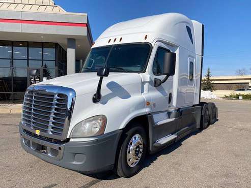 2018 Freightliner Cascadia - - by dealer - vehicle for sale in LAUDERDALE, MN