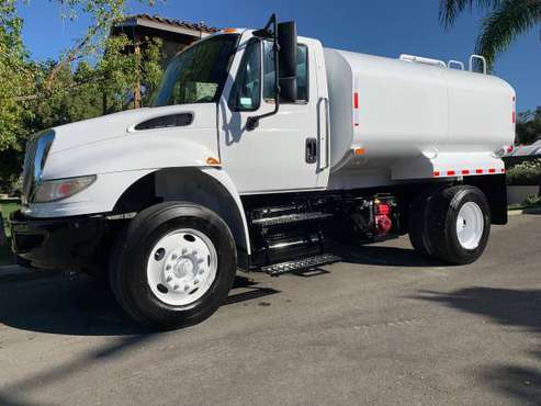 2011 INTERNATIONAL 2500 GALLON WATER TRUCK JUST BUILT $25,500 - cars... for sale in Patton, CA