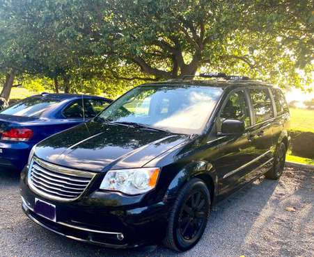 2014 Chrysler Town and Country for sale in Kahului, HI