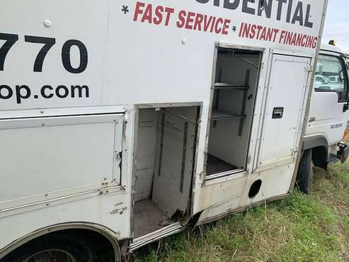 2000UD Box Truck for sale in San Marcos, TX