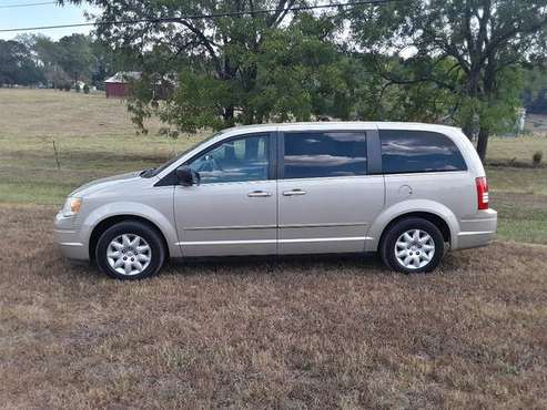 2009 CHRYSLER TOWN AND COUNTRY LX VAN for sale in Spring City, TN