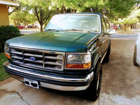 Awesome 1992 ford bronco 4x4 - cars & trucks - by owner - vehicle... for sale in Laredo, TX