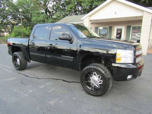 2013 Chevy Silverado 1500 Crew Cab 4x4 Lifted and Loaded for sale in Springfield, MO