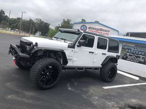 2019 JEEP WRANGLER SAHARA UNLIMITED - cars & trucks - by owner -... for sale in Hernando, FL
