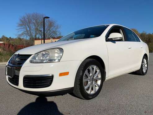 ONLY 87,000 Miles!!! ★ 2010 VW JETTA SE / 5 SPEED Manual - cars &... for sale in Poughkeepsie, NY