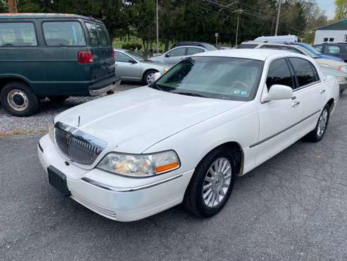 2003 Lincoln Town car - - by dealer - vehicle for sale in HARRISBURG, PA
