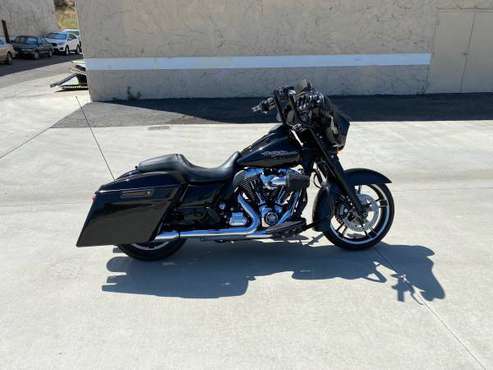 2015 Harley Davidson Street Glide , only 4, 500 miles for sale in El Cajon, CA