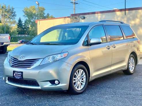 2017 Toyota Sienna XLE 7 Passenger Auto Access Seat 4dr Mini Van for sale in MN