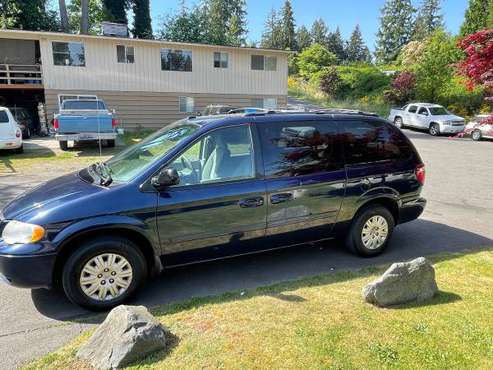 2005 Chrysler town and country LX for sale in PUYALLUP, WA