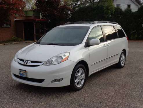 2006 Toyota Sienna XLE Limited - 1 OWNER CAR for sale in Saint Paul, MN