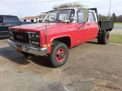 1990 GMC K3500 4x4 CREW CAB DUALLY DIESEL SQUARE BODY - cars & for sale in Plattsburgh, NY