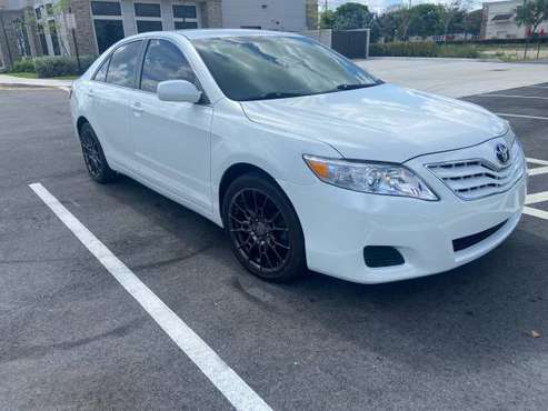 Pearl white 2011 Toyota Camry LE for sale in Hollywood, FL