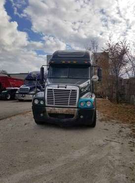 Semi truck for sale - cars & trucks - by owner - vehicle automotive... for sale in River Grove, IL