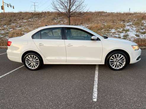 2013 Volkswagen Jetta 2.5 SEL - cars & trucks - by dealer - vehicle... for sale in Eden Prairie, MN