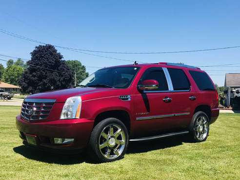 Looking for offers... CADILLAC ESCALADE!! for sale in Brookfield, OH