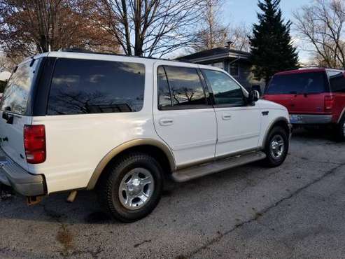 2000 ford expedition 4x4 low miles - cars & trucks - by owner -... for sale in Schaumburg, IL