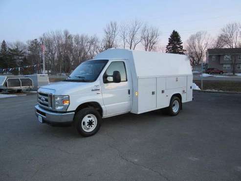 2013 Ford E-Series Chassis E-350 DRW CUTAWAY VAN for sale in IA