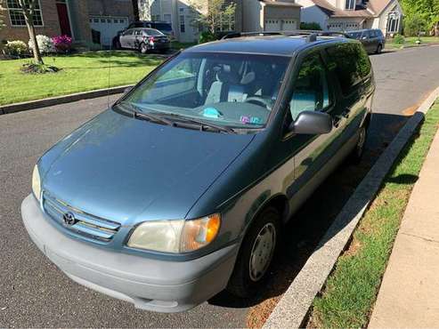 2001 Toyota Sienna LE for sale in Collegeville, PA