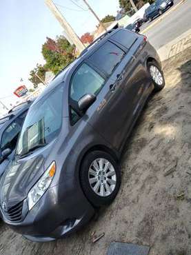 2013 Toyota Sienna LE AWD - cars & trucks - by owner - vehicle... for sale in Lawrence, MA