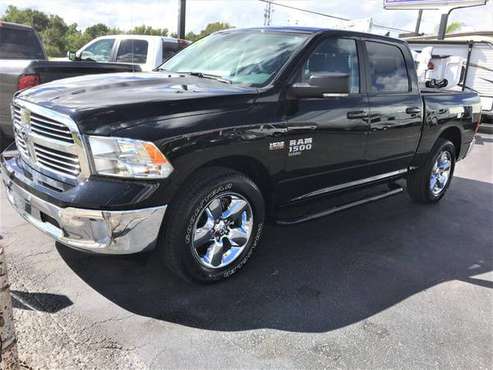 2019 RAM BIG HORN 4X2 CREW CAB PICK UP TRUCK LIKE NEW for sale in Fort Myers, FL