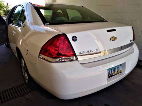 ONE OWNER* 2008 CHEVY Impala. Clean car clean title ( similar to Malib for sale in Phoenix, AZ