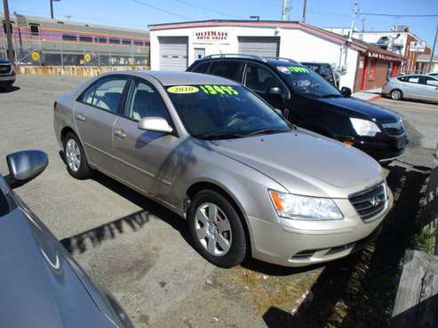 2010 HYUNDAI SONATA - - by dealer - vehicle for sale in Beverly, MA