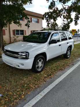 Chevy trailblazer like new private owner - cars & trucks - by owner... for sale in Boca Raton, FL