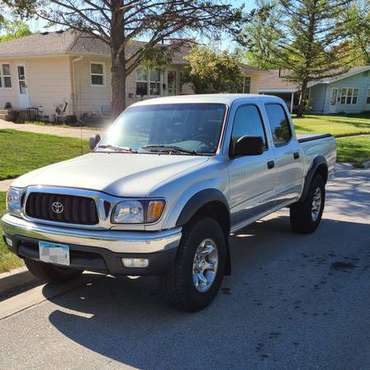 2004 Toyota Tacoma 4wd 4 door V6 for sale in Ames, IA