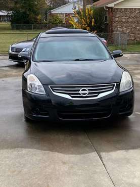 2012 Nissan Altima - cars & trucks - by owner - vehicle automotive... for sale in Florence, AL