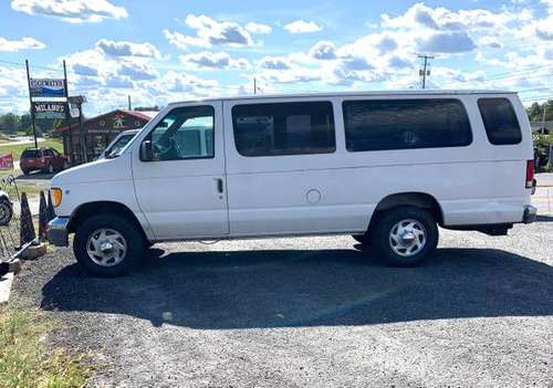 01 FORD F350 15 PASS VAN PERFECT FOR ANY SMALL CO for sale in Christiansburg, VA