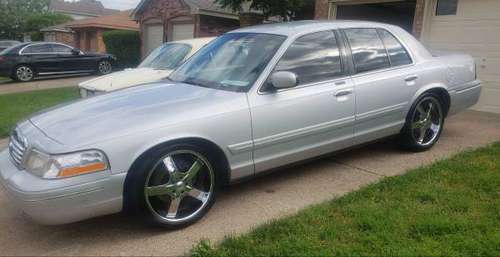 2000 Crown Victoria for sale in Mesquite, TX
