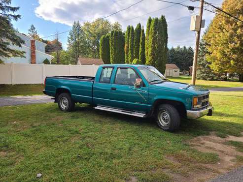 1995 Chevrolet C2500 Cheyenne, 31,000 miles, trades accepted - cars... for sale in Rensselaer, NY