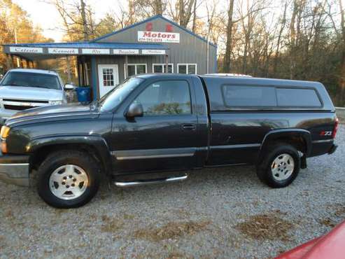 2005 Chevy Silverado Z71 * Reg Cab ( 8' Bed ) * 1 Owner * 5.3L -... for sale in Hickory, IL