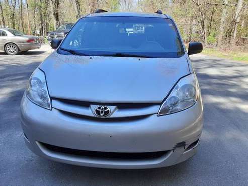 2008 Toyota Sienna LE Mini Van - - by dealer - vehicle for sale in Whitinsville, MA
