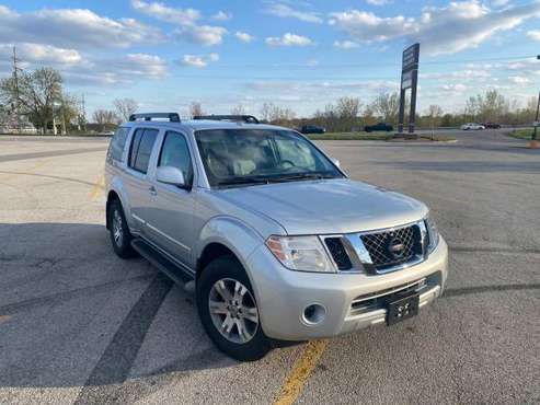 2012 Nissan Pathfinder Silver Edition Third Row - - by for sale in Kansas City, MO