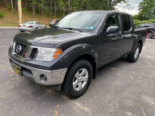 $11,999 2010 Nissan Frontier SE Crew Cab V6 4x4 *Very Nice, 132k... for sale in Laconia, MA