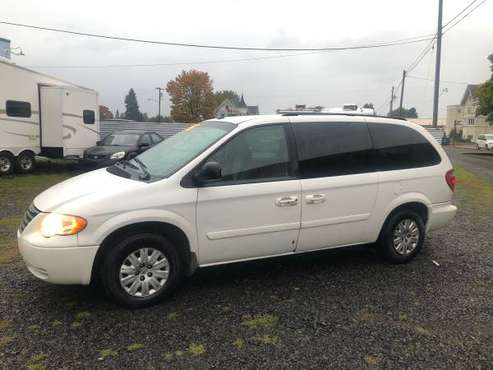 2006 Chrysler Town & Country for sale in lebanon, OR